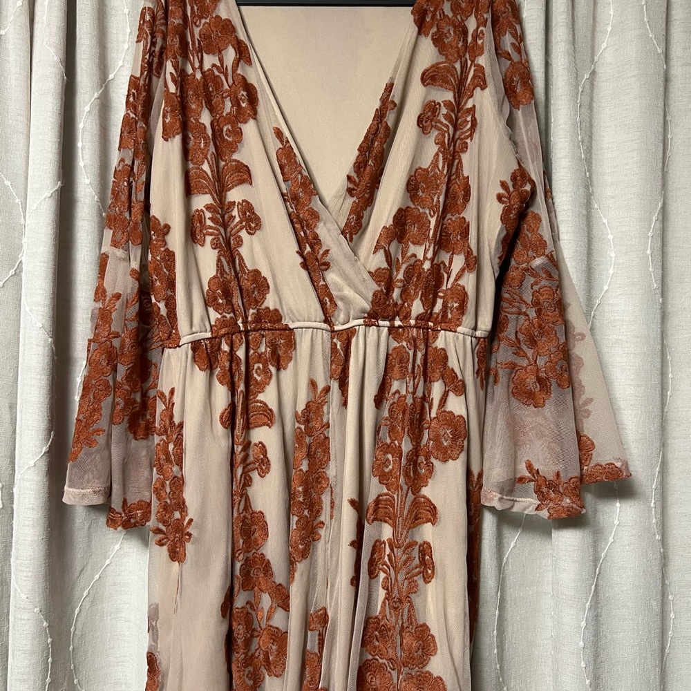 ARULA Floral Embroidered Romper in Cream and Rust
